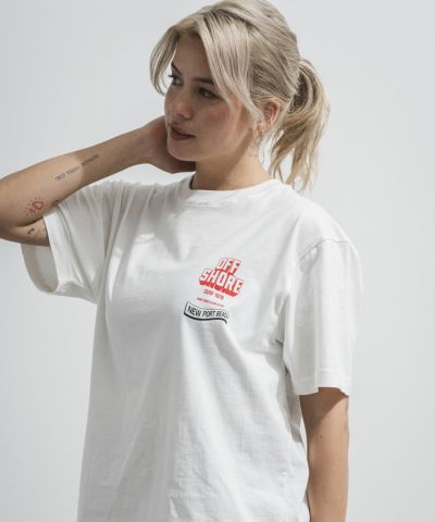SPORTS TAG GRAPHIC TEE